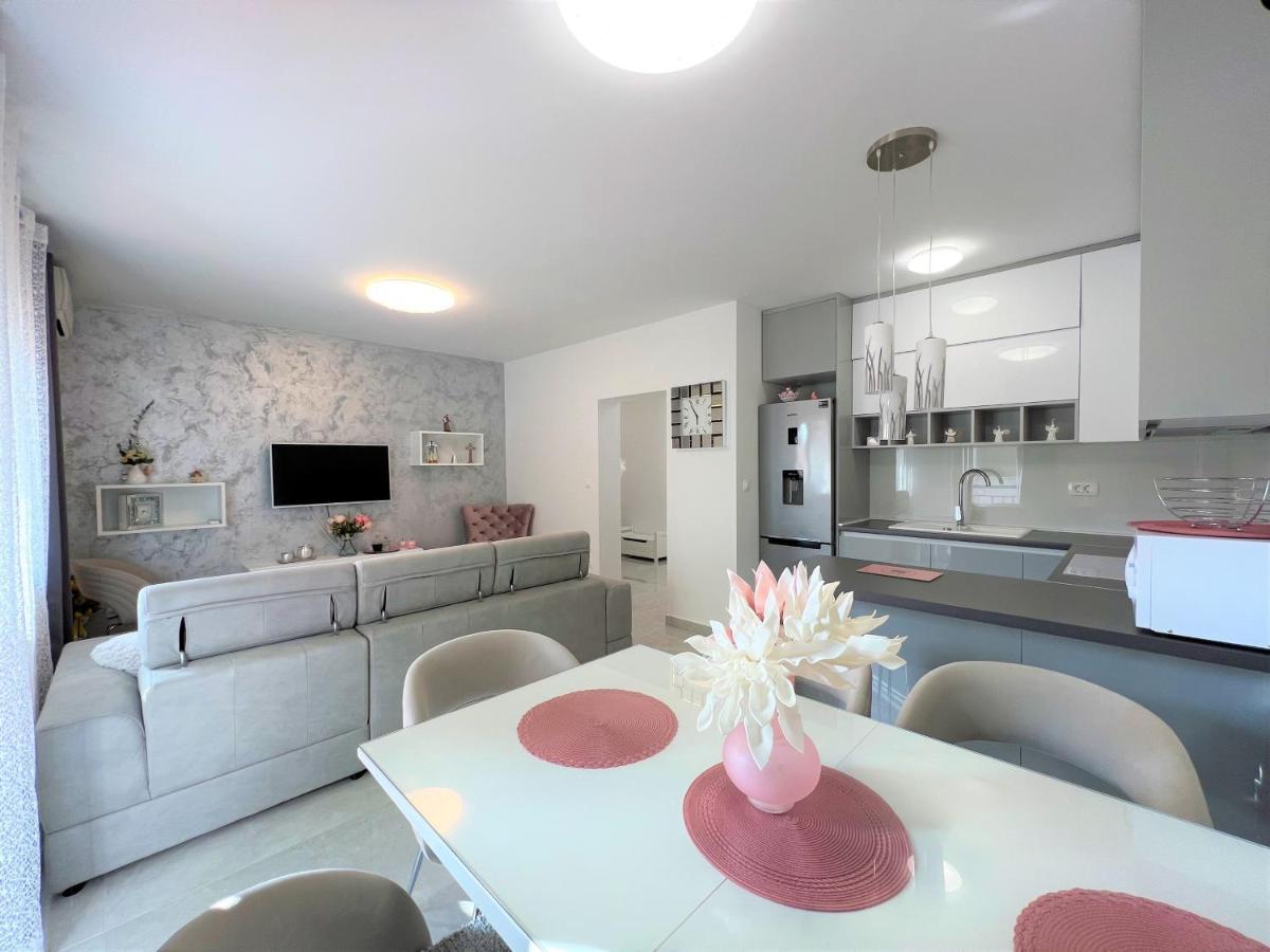 Apartment Apartment Makarska